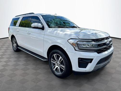 Star White Metallic Tri-Coat 2023 Ford Expedition Max XLT