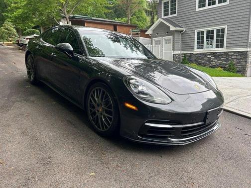 2018 Porsche Panamera Base