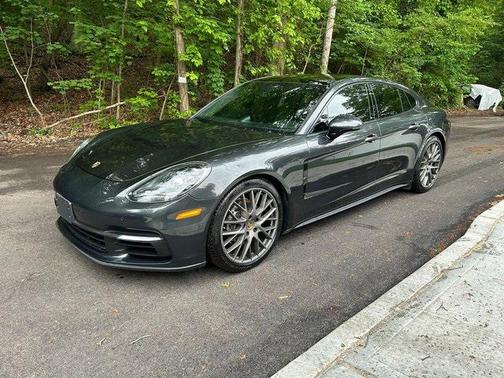 2018 Porsche Panamera Base