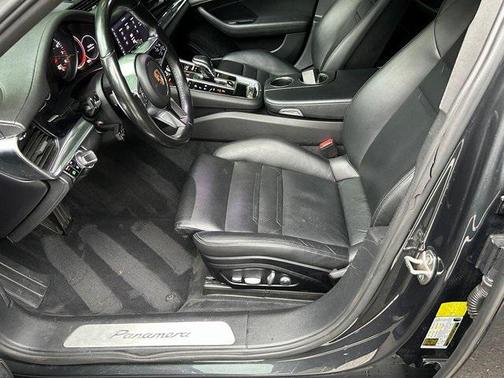2018 Porsche Panamera Base