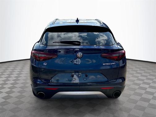 2018 Alfa Romeo Stelvio Sport