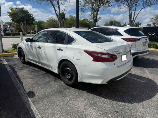 Glacier White 2018 Nissan Altima 2.5 S