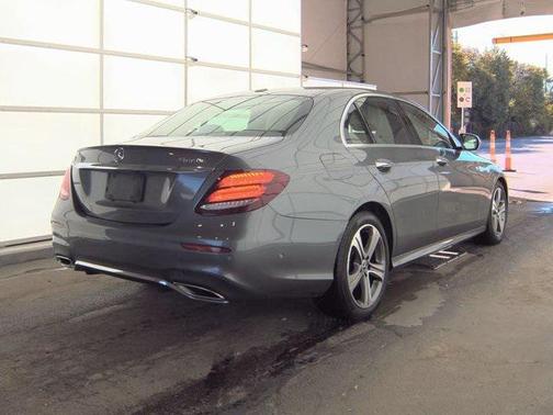 2017 Mercedes-Benz E-Class 4MATIC
