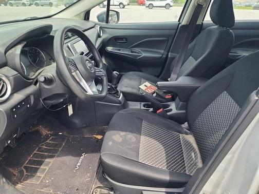 2021 Nissan Versa 1.6 S