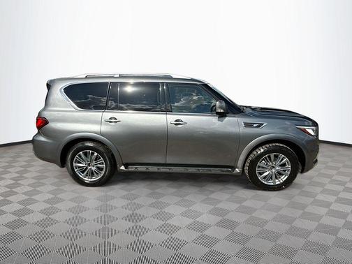2021 INFINITI QX80 Luxe
