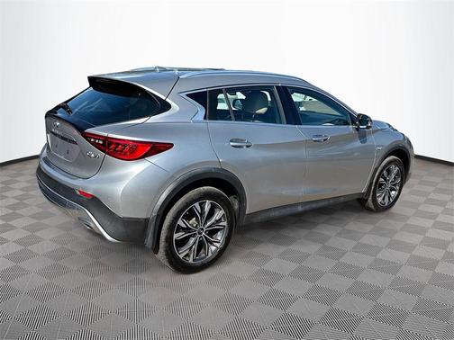 2018 INFINITI QX30 ESSENTIAL