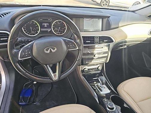2018 INFINITI QX30 ESSENTIAL