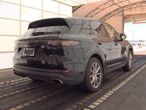 Moonlight Blue Metallic 2020 Porsche Cayenne Cayenne