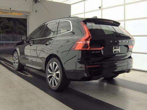 2022 Volvo XC60 B5 Momentum