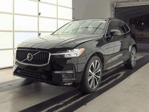 2022 Volvo XC60 B5 Momentum