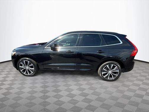 2022 Volvo XC60 B5 Momentum
