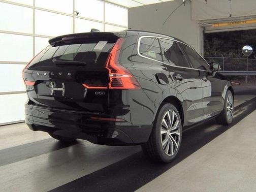 2022 Volvo XC60 B5 Momentum
