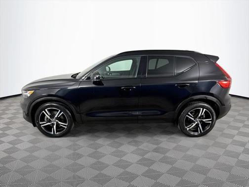 2021 Volvo XC40 T5 R-Design