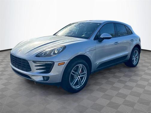 2018 Porsche Macan Base (PDK)