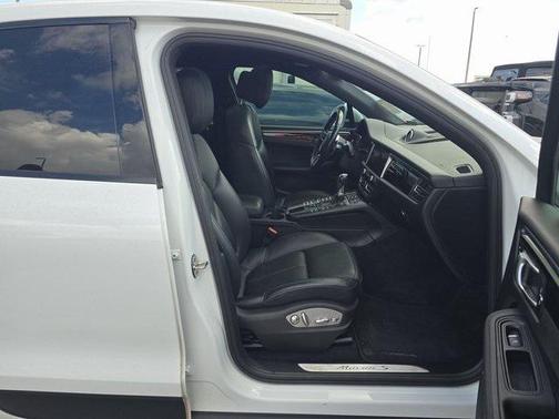 2020 Porsche Macan S