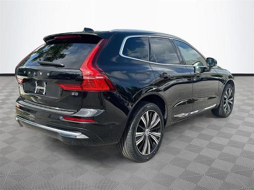 2023 Volvo XC60 B5 Plus Bright Theme