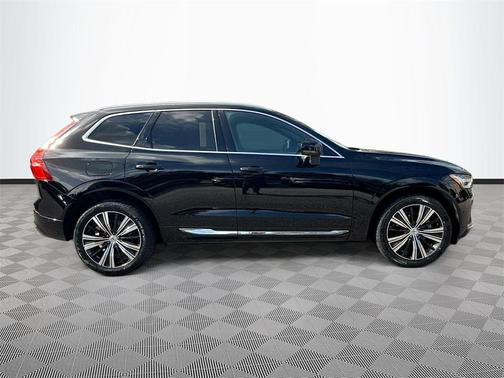 2023 Volvo XC60 B5 Plus Bright Theme