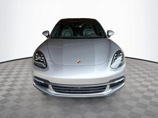 2018 Porsche Panamera 4