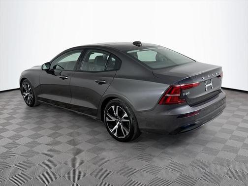 2024 Volvo S60 B5 Plus Dark Theme