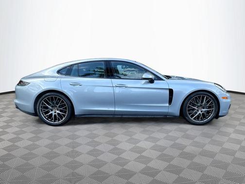 2018 Porsche Panamera 4S