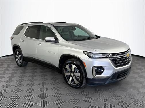 2022 Chevrolet Traverse LT Leather