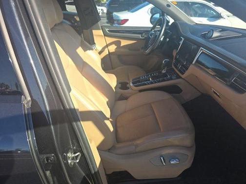 2021 Porsche Macan Base