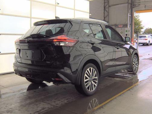Super Black 2022 Nissan Kicks SV