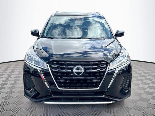 Super Black 2022 Nissan Kicks SV