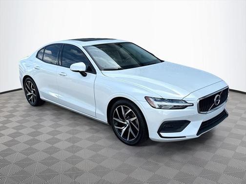 2019 Volvo S60 T5 Momentum