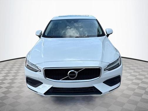 2019 Volvo S60 T5 Momentum