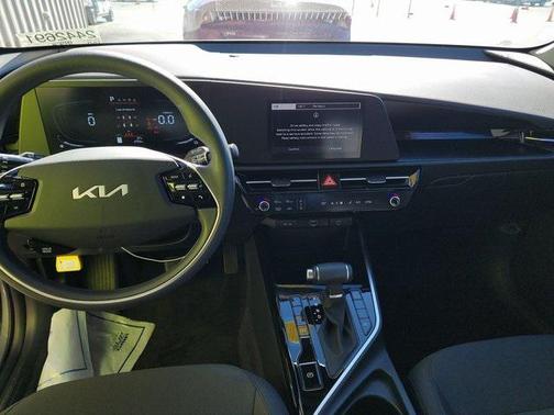 2025 Kia Niro LX