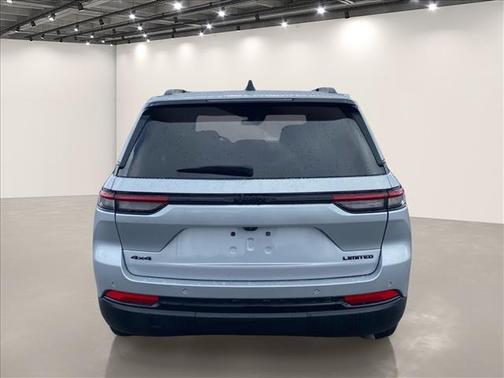 Silver Zynith 2024 Jeep Grand Cherokee Limited