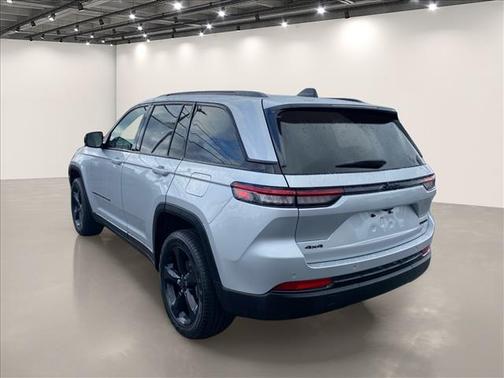 Silver Zynith 2024 Jeep Grand Cherokee Limited