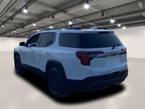 2021 GMC Acadia AT4