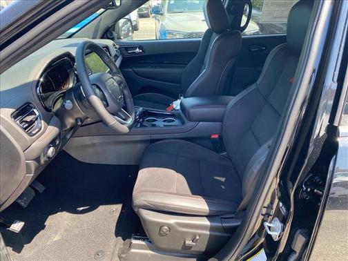DB Black Crystal Clearcoat 2026 Dodge Durango GT