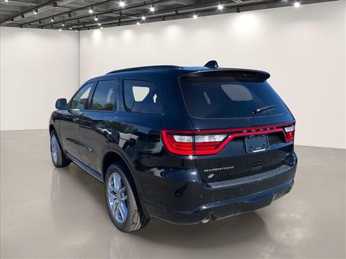 DB Black Crystal Clearcoat 2026 Dodge Durango GT