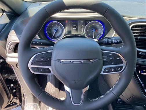 PXJ 2027 Chrysler Pacifica SELECT