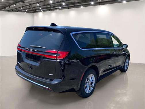 PXJ 2027 Chrysler Pacifica SELECT