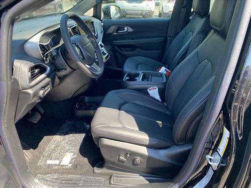 PXJ 2027 Chrysler Pacifica SELECT