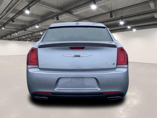 2018 Chrysler 300 S