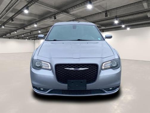 2018 Chrysler 300 S