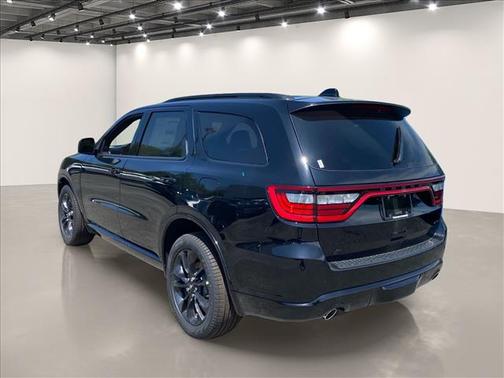DB Black Crystal Clearcoat 2026 Dodge Durango GT