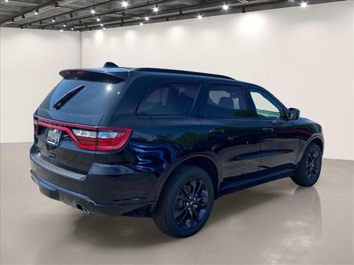 DB Black Crystal Clearcoat 2026 Dodge Durango GT