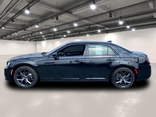 2023 Chrysler 300 S