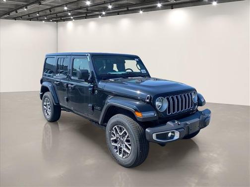 Black Clearcoat 2026 Jeep Wrangler Sahara