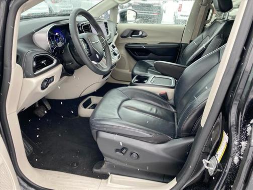 2022 Chrysler Pacifica Touring-L