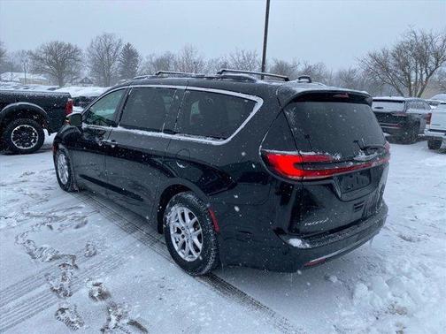 2022 Chrysler Pacifica Touring-L