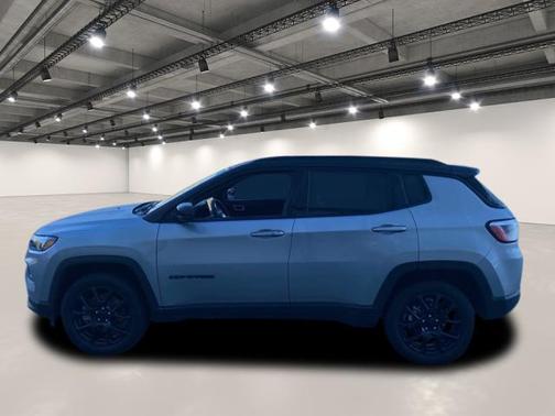 2023 Jeep Compass Altitude