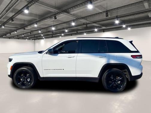 2024 Jeep Grand Cherokee Laredo