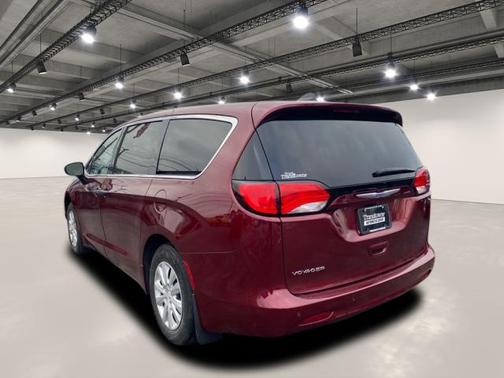 2020 Chrysler Voyager L